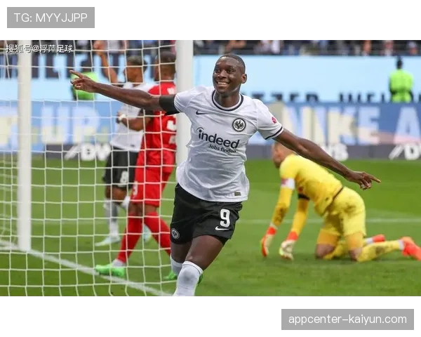 官方：法兰克福前锋穆阿尼因肌肉疲劳缺席训练，队医归因于近期高强度压迫战术